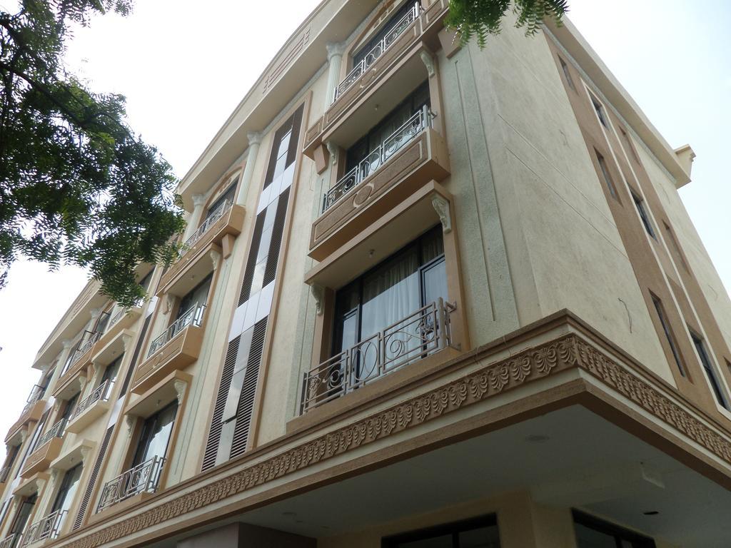 Hotel Sai Heera Residency Shirdi Zewnętrze zdjęcie