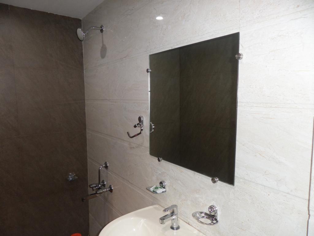 Hotel Sai Heera Residency Shirdi Zewnętrze zdjęcie