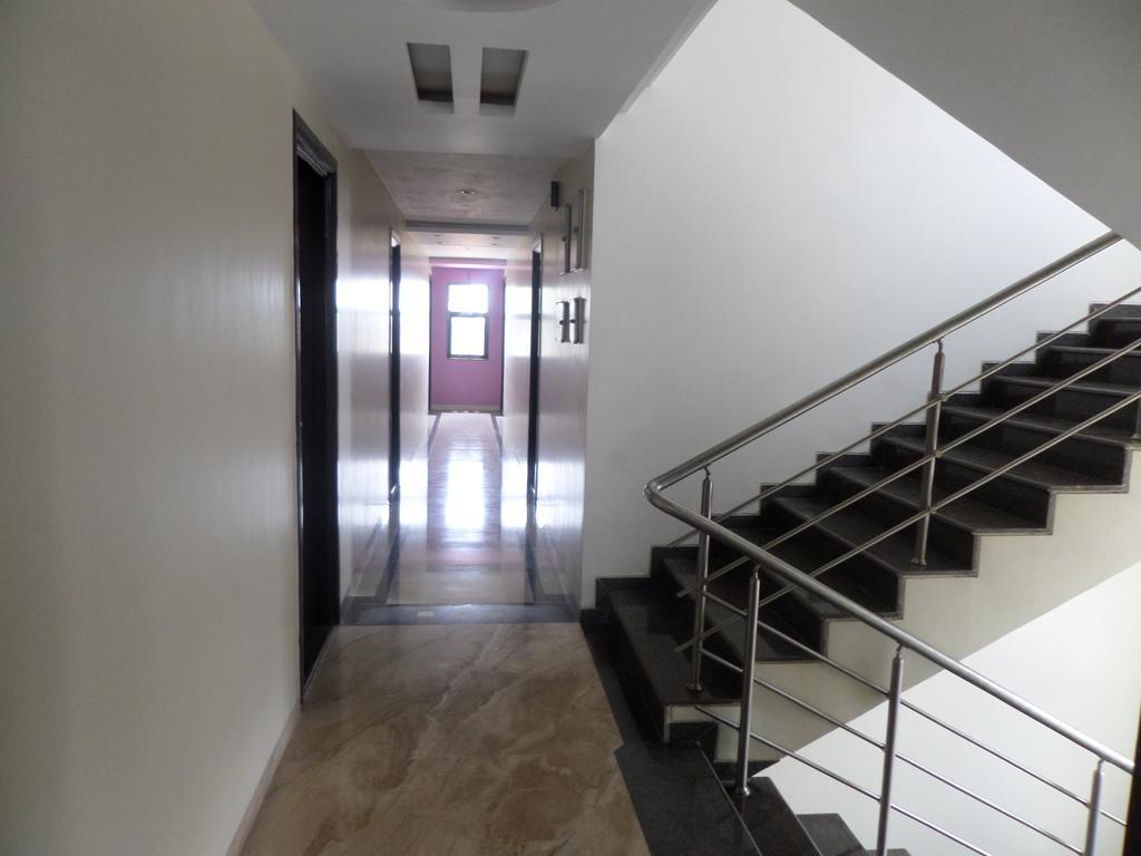 Hotel Sai Heera Residency Shirdi Zewnętrze zdjęcie